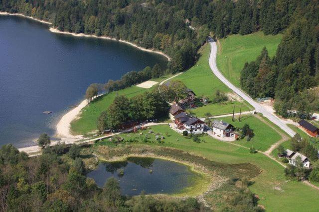 Haus Hirschpoint Hotell Faistenau Exteriör bild